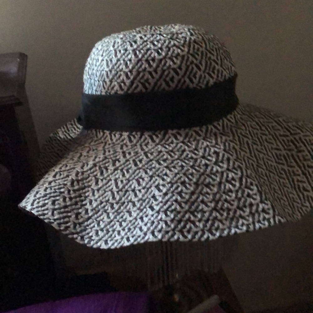 Hat - Picture 2 of 2